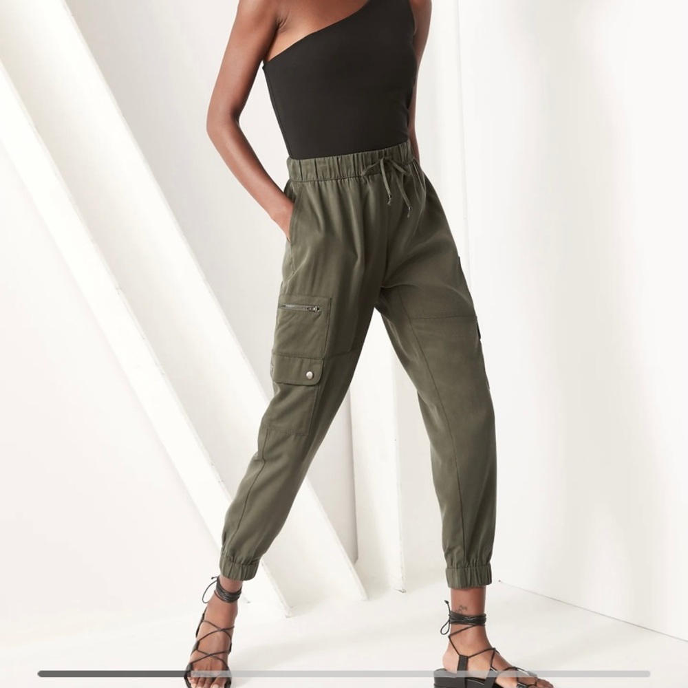 SOLD Green Banana Republic Tencel Cargo Jogger